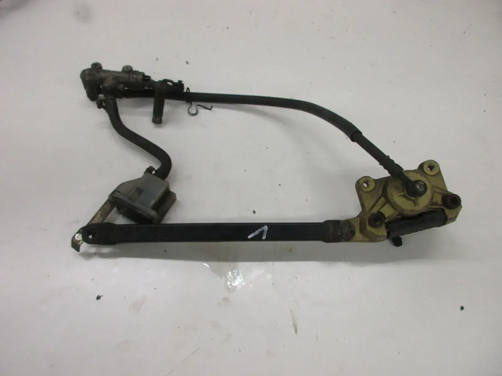 Bremssattel hinten (1) Hauptbremszylinder 2. Suzuki GSX 600 F GN 72 B Bremse - Bild 1