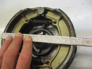 1. Kawasaki EN 500 EN500A Bremstrommel Bremsankerplatte hinten mit Bremsbelag - Bild 3