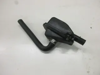 Entlüftung Luftfilterkasten 1. Suzuki GSX 600 F Typ AJ Vergaser Motor - Bild 3