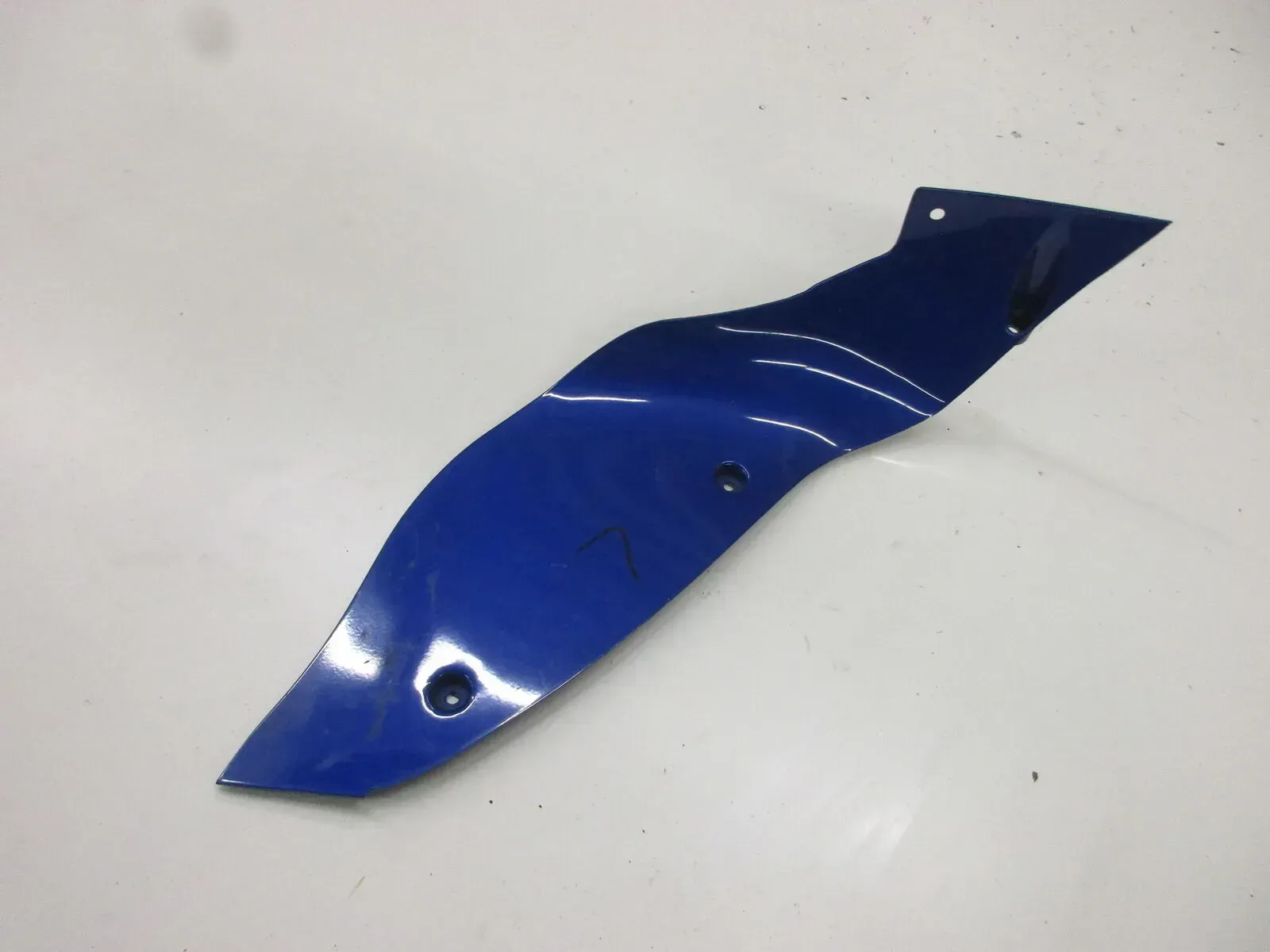Suzuki GSX 600 F Typ AJ Verkleidung links Seitendeckel Tankverkleidung - Bild 1