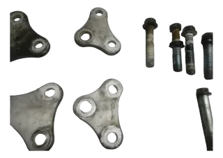 Suzuki GSX-R 750 GR 75 A Knicker Motorhalter Bolzen Schrauben Dreiecke - Bild 3