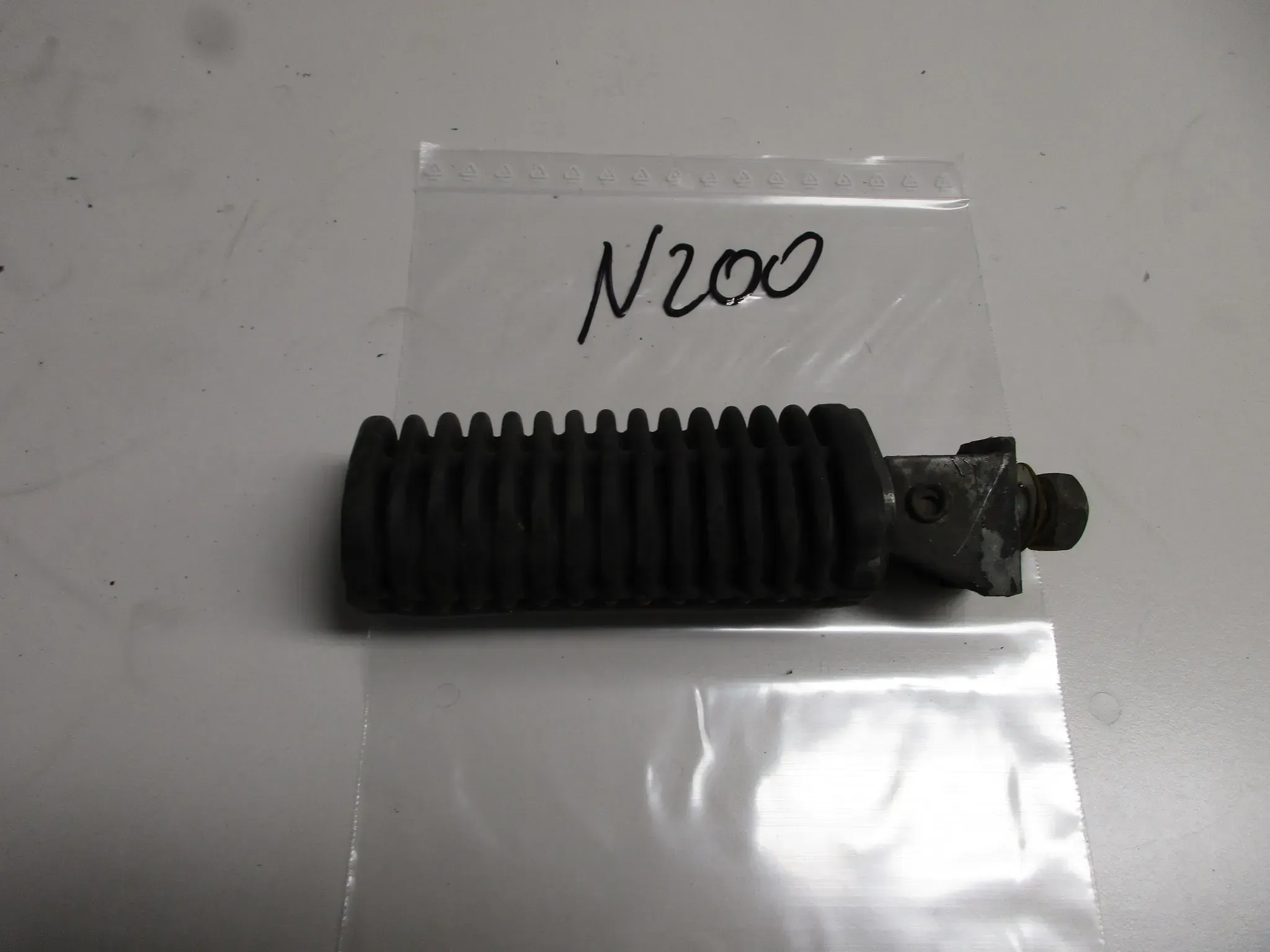 N200 BMW R80_100 GS Fußraste hinten rechts Soziusraste Fussraste footrest - Bild 1