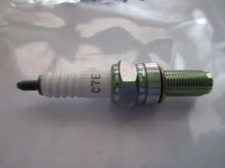 R1880 NGK C7E Benelli Husqvarna Zündkerze Motor 5096 Ø 14 mm - Bild 3