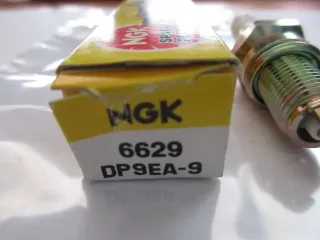 R1870 NGK DP9EA-9 Kymco Gilera Zündkerze 6629 Motor - Bild 2