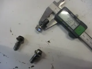 1. Suzuki GSX-R 1100 GSXR GU 74 C Schrauben M10x30 Bremsleitung Bremssattel - Bild 2