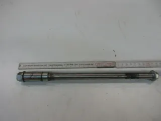 O2. Honda CB 450 S PC17 Achse (2) Schraube Rahmen Schwinge Bolzen axle - Bild 1