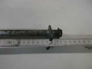 O2. Suzuki GSX 600 F GN72B Steckachse hinten Achse Hinterrad Felge axle 17 mm - Bild 2
