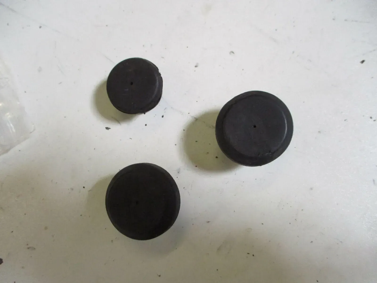 Ducati 600 SS  ZDM600S SuperSport Gummistutzen Rahmen Abdeckung Blende Deckel - Bild 1