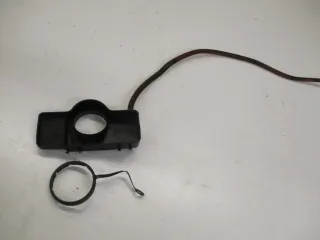 3. Honda GL 1100 SC02 Goldwing Tankdeckel Verkleidung Halter 83502-463-0100 Schutz - Bild 1