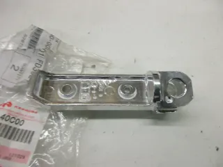 A8. Suzuki GSX-R 1100 W Fußraste rechts Aufnahme Fussraste footrest 43511-40C00 - Bild 2