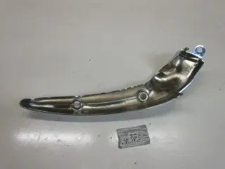 A573. Suzuki VL 125 Intruder Heckverkleidung Fenderstrut rechts Halter 47121-26F - Bild 3