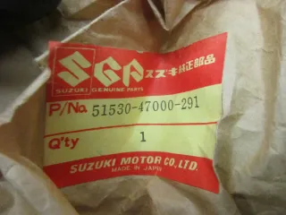 A205. Suzuki GS 550 E Scheinwerferhalter rechts Lampenhalter 51530-47000-291 - Bild 4