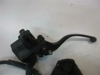 HONDA CBX 750 F RC17 BREMSSATTEL MIT BREMSPUMPE RECHTS LINKS HAUPTBREMSZYLINDER - Bild 4