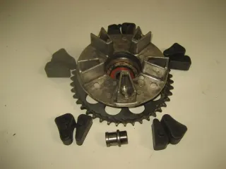 3. HONDA CBR 1000 F SC21 KETTENRADTRÄGER MIT RUCKDÄMPFER ANTRIEBSGUMMI GUMMI - Bild 1