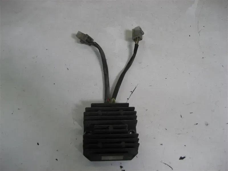 HONDA CB 250 RS MC02 SPANNUNGSRGELER LICHTMASCHINE REGLER LADEREGLER - Bild 1