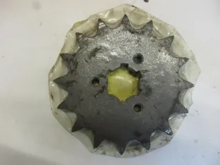 E1039. Suzuki GT 380 Ritzel Zahnrad 27511-34000 Motor vorne 16 Z sprocket - Bild 4