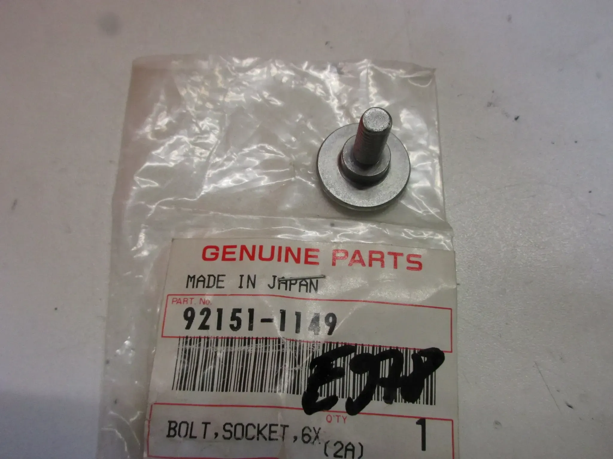 E978. Kawasaki ZRX 1100 ZR1100 Schraube Verkleidung 92151-1149 Bolzen M6 bolt - Bild 1