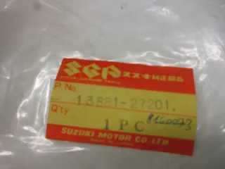 E1727. Suzuki RV 50 Ansaugstutzen Luftfilter 13881-27201 Ansaugschlauch Vergaser - Bild 5
