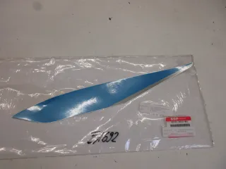 E1692. Suzuki GSX-R 600 Aufkleber Dekor 68185-34E50-M6J Verkleidung Emblem - Bild 3