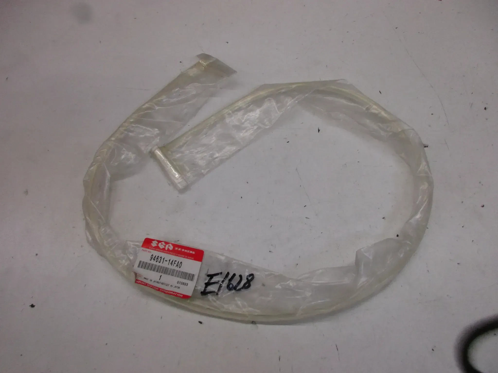 E1628. Suzuki AN 400 Burgman Kantenschutz Profil 94631-14FA0 Verkleidung Gummi - Bild 1