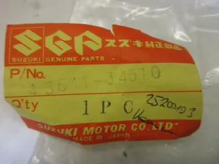 E589. Suzuki GS 550_650 E Fußrastenhalter vorne rechts 43511-34510 Fußraste - Bild 5