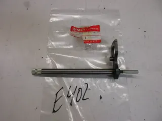 E402. Suzuki GN 250 Schaltwelle Getriebe 25510-38200 Motor Gangschaltung Welle - Bild 2