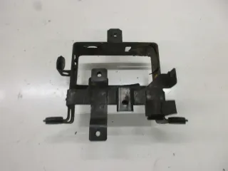 1. Suzuki DR 600 R SN 41 A Batteriefach (2) Batteriehalter Batteriekatsen Rahmen - Bild 4