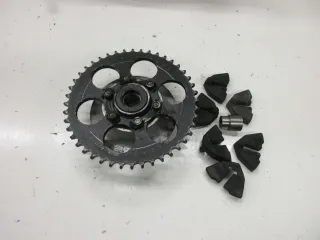 Suzuki GSX 400 E_S GK 53 C Kettenradträger mit Ruckdämpfer (2) Anrtriebsgummi - Bild 3