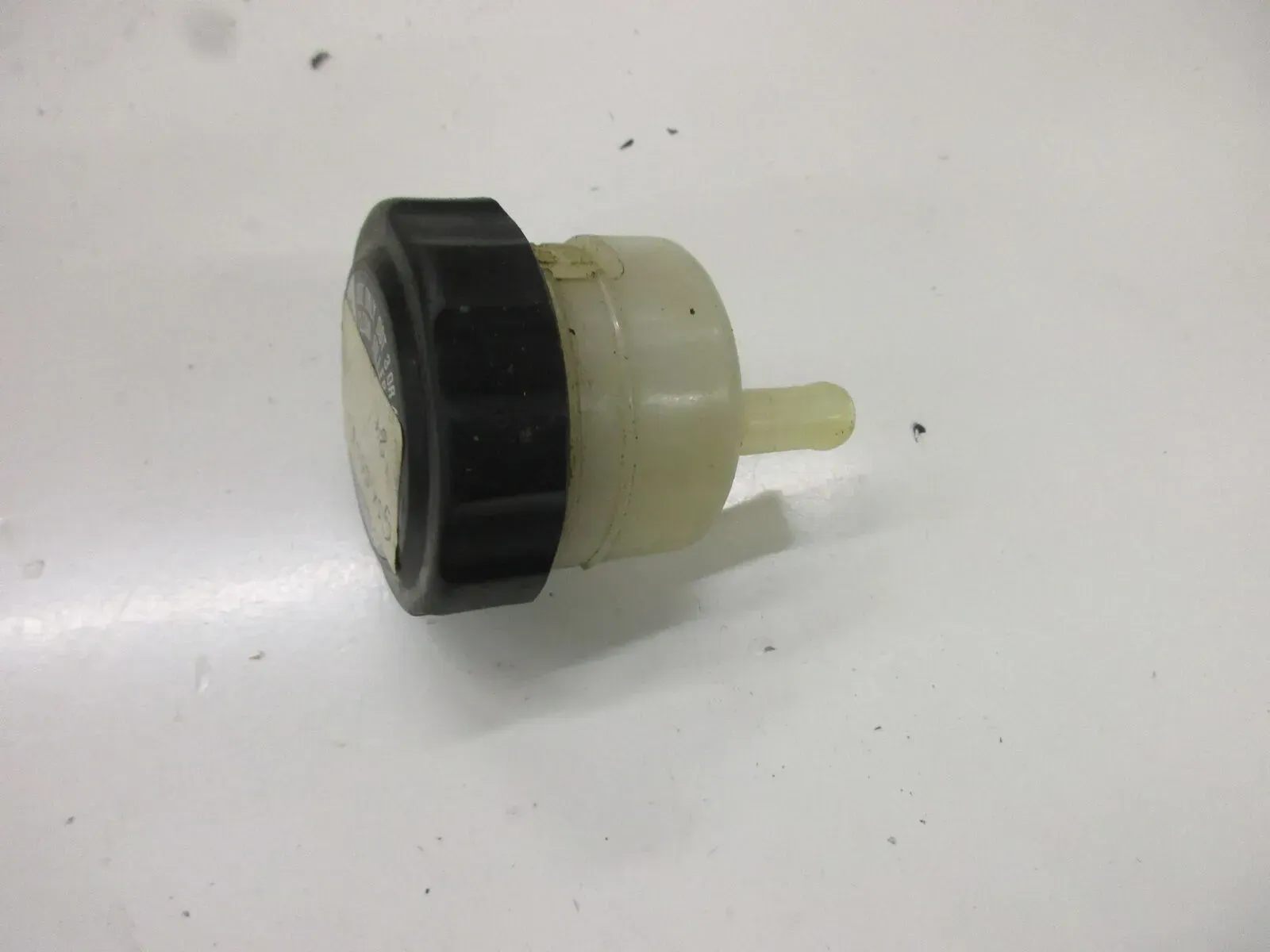 1. Suzuki GSX 550 ES_EF GN 71 D Bremsflüssigkeitsbehälter Bremspumpe hinten Öl - Bild 1