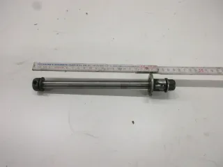 1. Suzuki GS 550 M Katana Steckachse vorne Achse 15 mm Vorderrad Felge axle - Bild 1