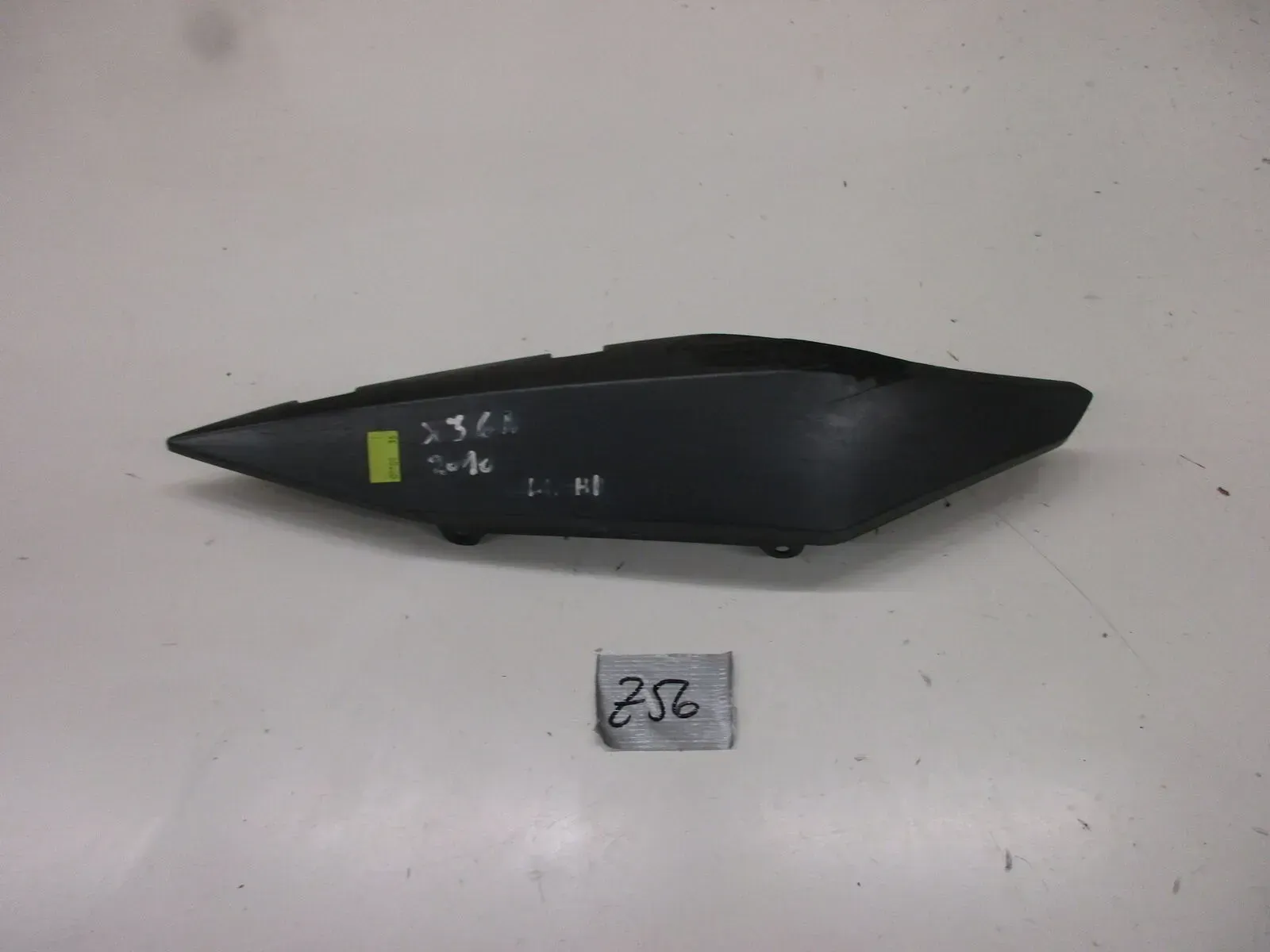 Verkleidung Sitzbank Z56 Yamaha XJ 6 RJ 19 rechts Seitendeckel Heck 20S-21721-00 - Bild 1