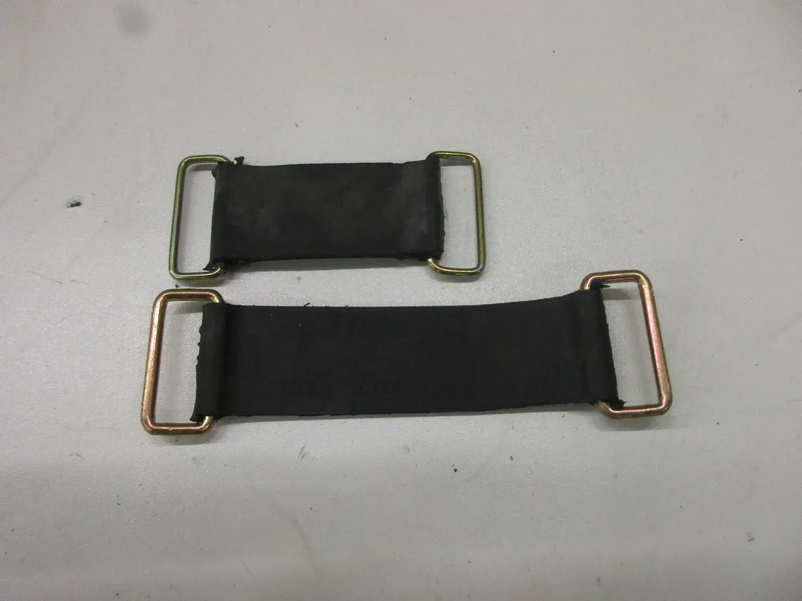 Gummiband Verschlußband Suzuki DR-Z 400 SM Batterie Halteband Batteriehalter - Bild 1