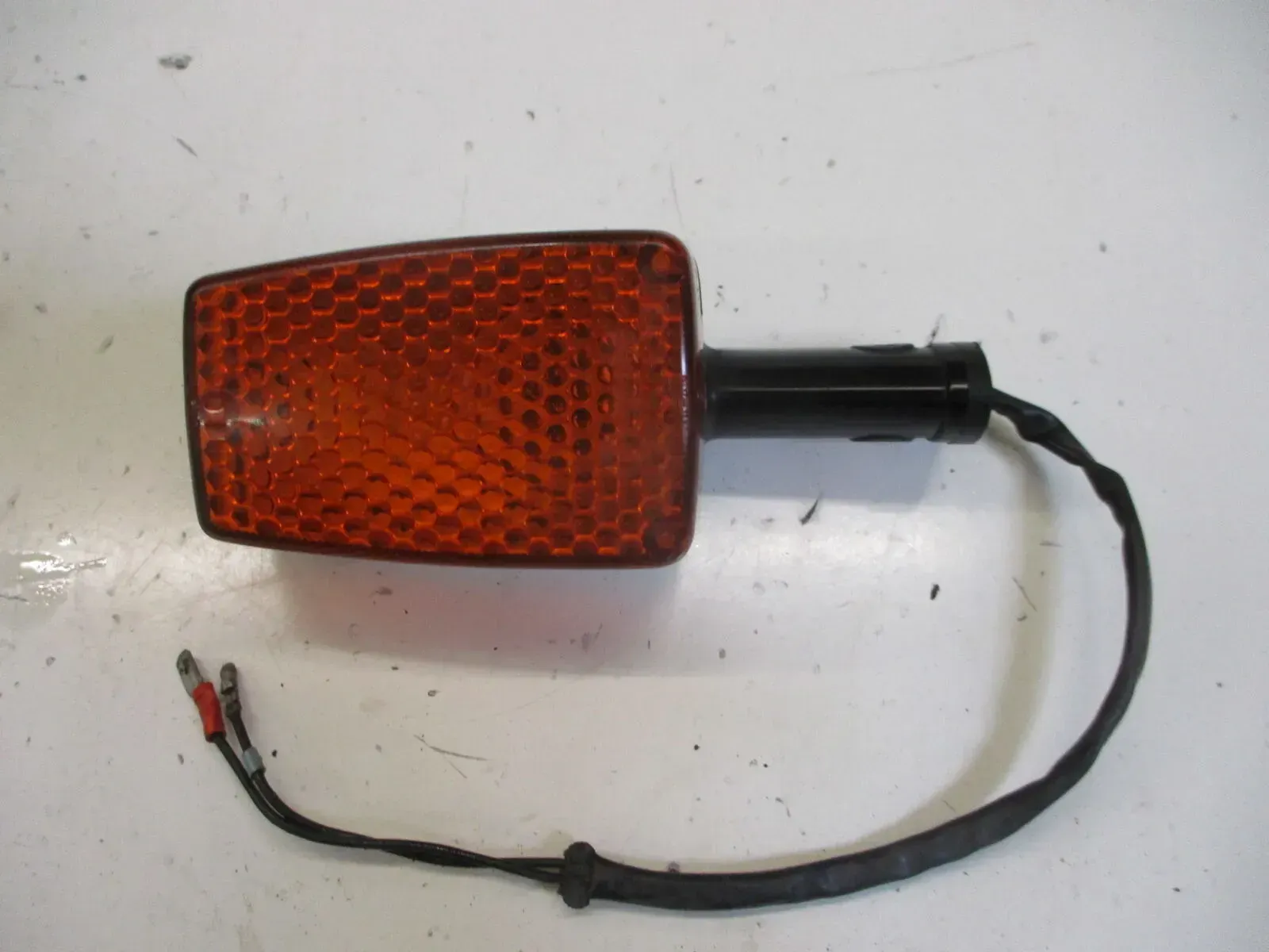 6. Honda CB 900 F_F2 Bol d`Or SC 01 Blinker (1) vorne rechts oder links turn sig - Bild 1