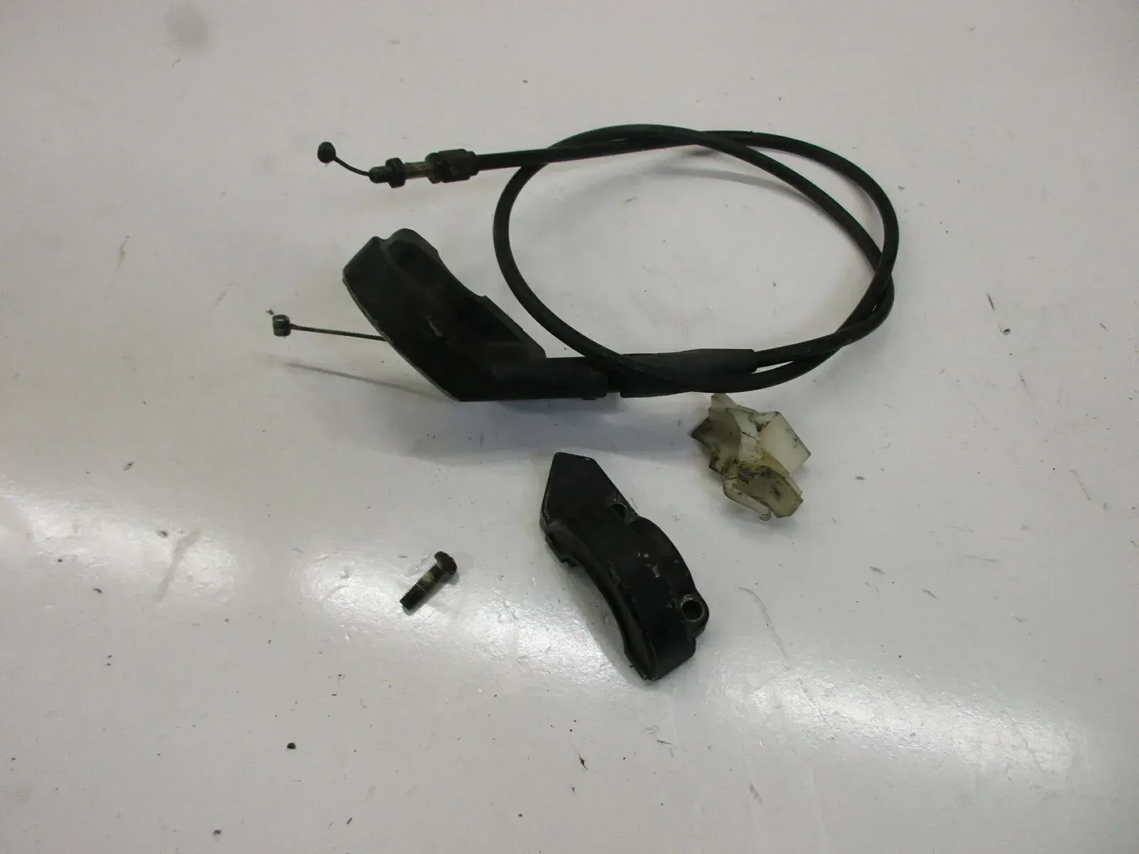 1. Kawasaki KLR 250 D KL Gaszugführung Gaszug Lenker Armatur Gasgriff bowdenzug - Bild 1