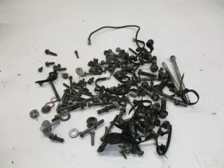 Schraubensatz Konvolut 8. Suzuki GSX 600 F GN72B Kleinteile Schrauben Bolzen - Bild 1
