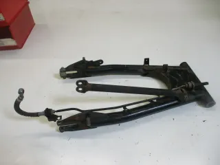 2. Suzuki GS 550 E Bj.78 Schwinge Hiunterradaufhängung Felge hinten swing arm - Bild 1