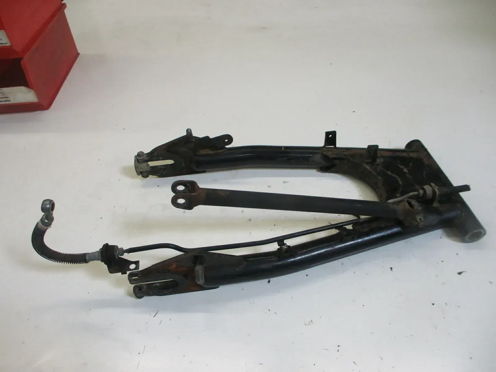 2. Suzuki GS 550 E Bj.78 Schwinge Hiunterradaufhängung Felge hinten swing arm - Bild 1