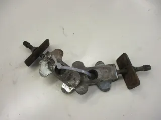 12. Suzuki GS 500 E GM51B Kettenspanner Antriebskettenspanner rechts links - Bild 1