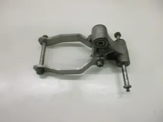 2. Kawasaki ZZR 600 ZX600D Federbeinumlenkung Schwinge Stoßdämpfer Knochen - Bild 1
