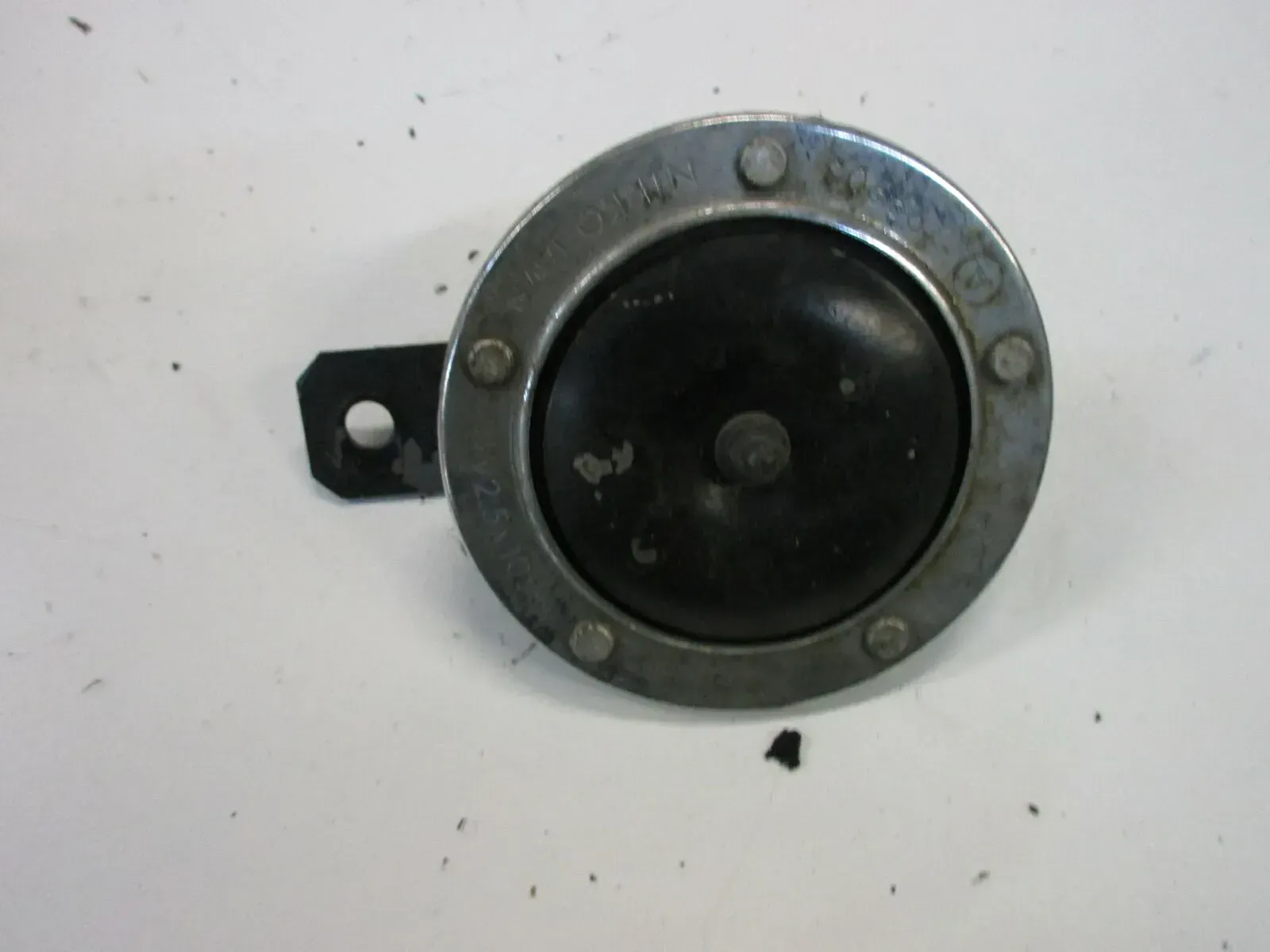 O. Suzuki GR 650 Tempter GP 51 A Hupe mit Halter Horn Signal - Bild 1