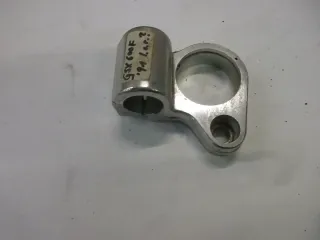 O. Suzuki GSX 600 F GN72B Lenkerhalter rechts Lenker Halter Lenkerklemme - Bild 1