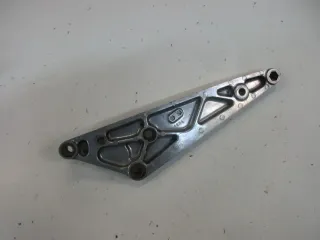 O. Honda CB 650 RC 03 Fußrastenhalter links Fussraste Fussrastenbrücke Sozius - Bild 3