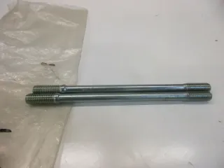 A468. Suzuki GS 550 E Schraube Stehbolzen Motor Zylinder Bolzen 09108-08051 - Bild 2
