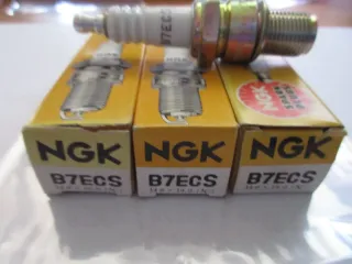 R1894 NGK B7ECS Suzuki Yamaha Kawasaki Zündkerzen Ø 14 mm Motor - Bild 2