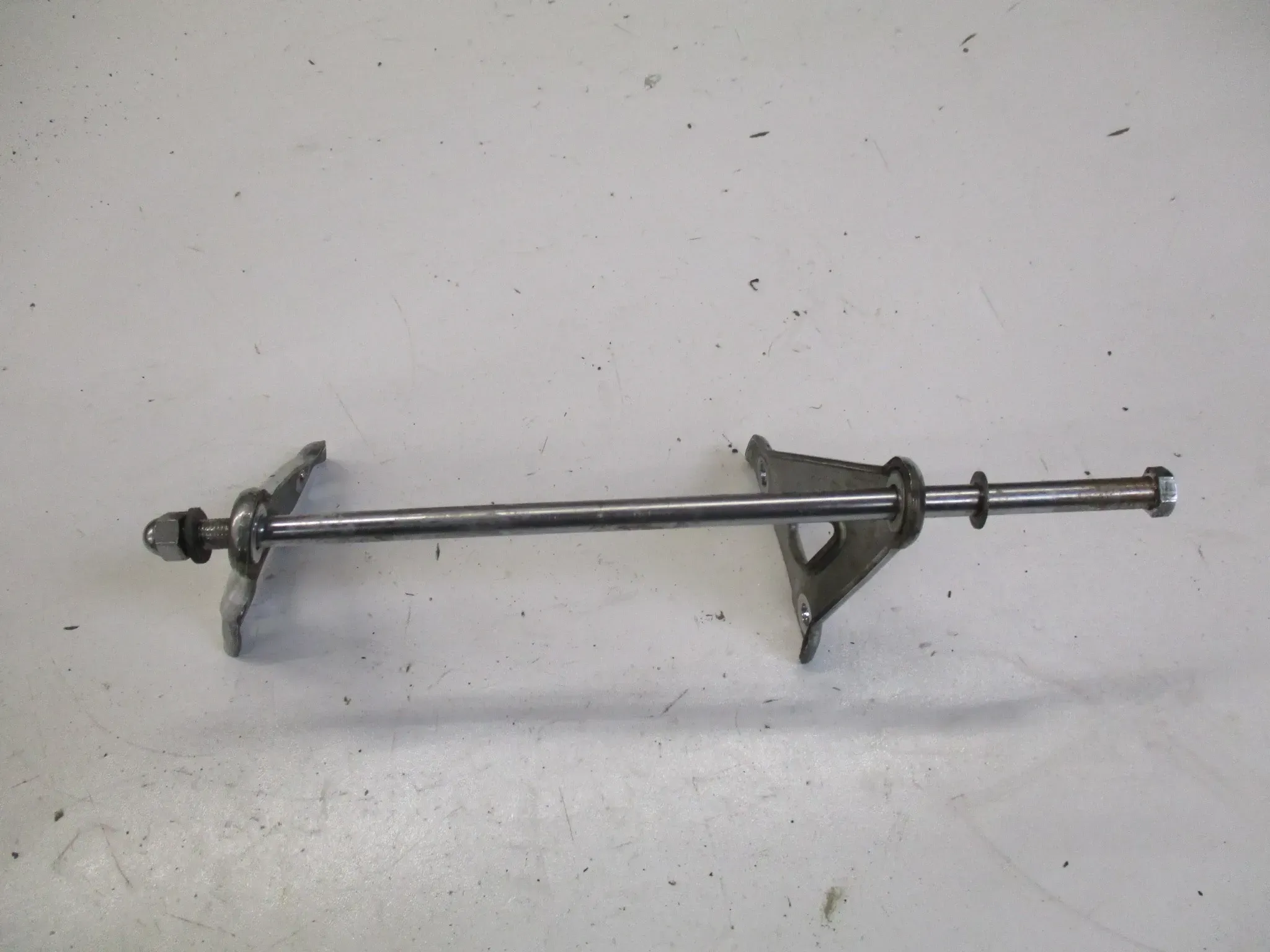 4. Honda Gl 1100 DX Goldwing Motorhalter hinten links rechts - Bild 1