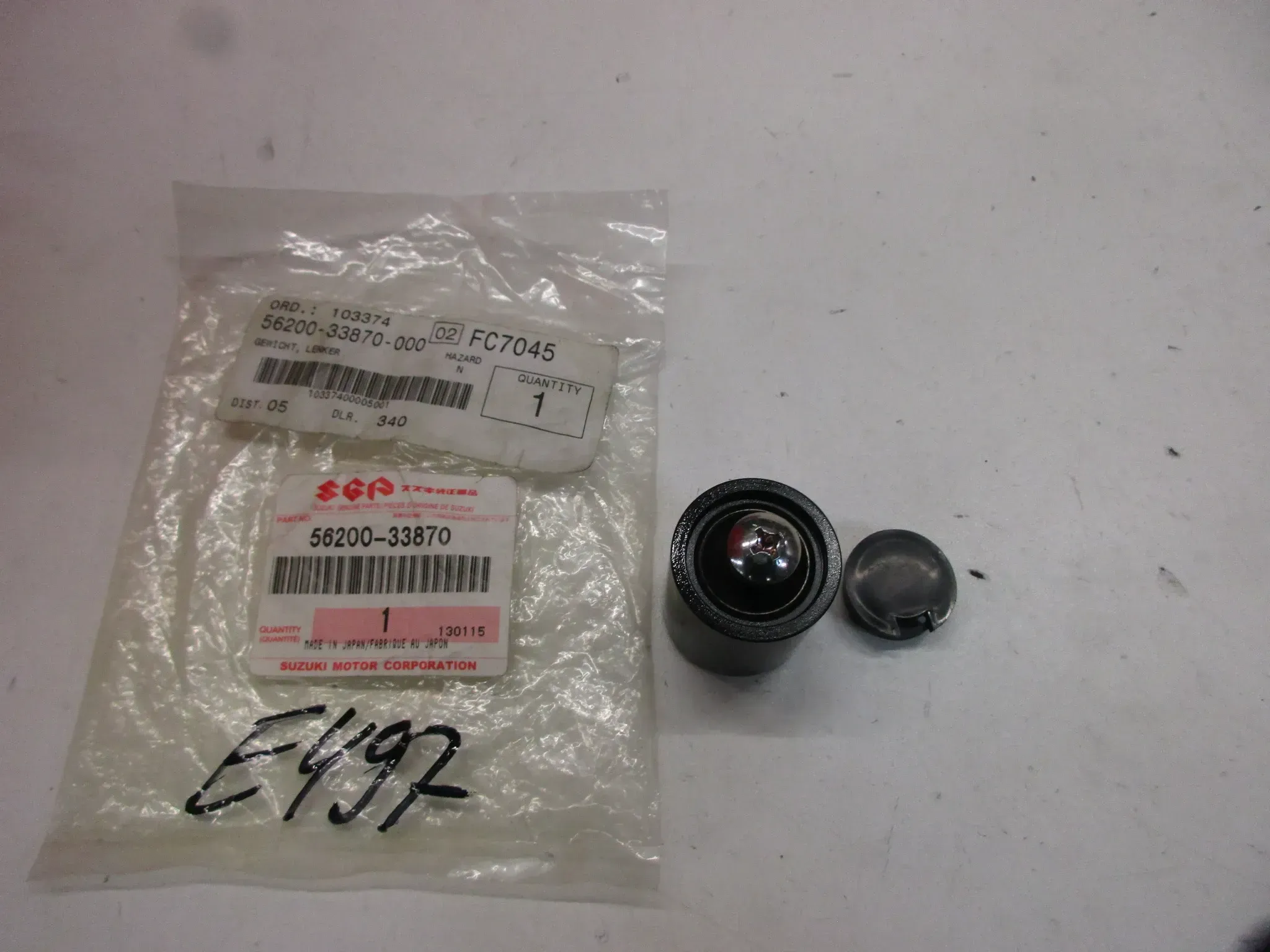 E497. Suzuki GSX 750 S Lenkergewicht Lenker 56200-33870 Vibrationsdämpfer Gewicht - Bild 1