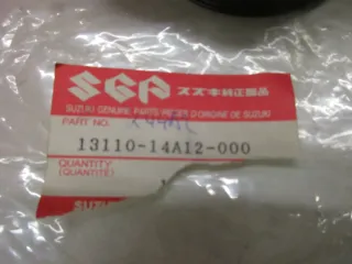 E826. Suzuki LS 650 Savage Vergasergummi Ansaugstutzen 13110-14A12 Vergaser - Bild 4