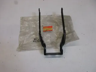 E29. Suzuki GS 400 Fenderhalter Halter 63120-45000 Rahmen Fender hinten - Bild 2