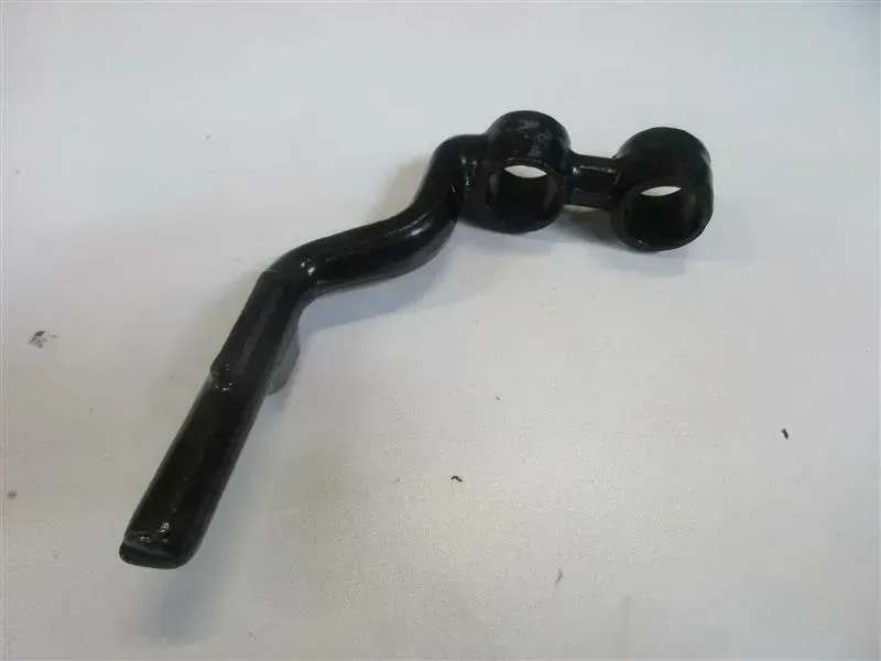 Suzuki GS 750 D GS 750 E Fußrastenhalter hinten links Fußrastenbrücke Halter - Bild 1