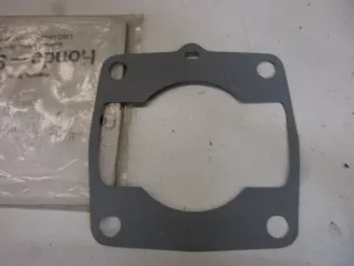 E1830. Suzuki GT 550_750 Dichtung Zylinderfußdichtung 11241-34601 Motordichtung - Bild 2